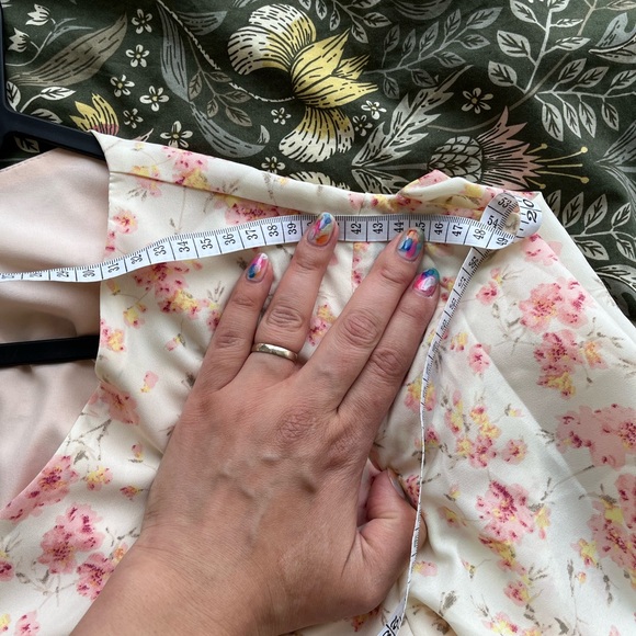 Floral Wrap Midi Dress - fits L or XL - Picture 7 of 8